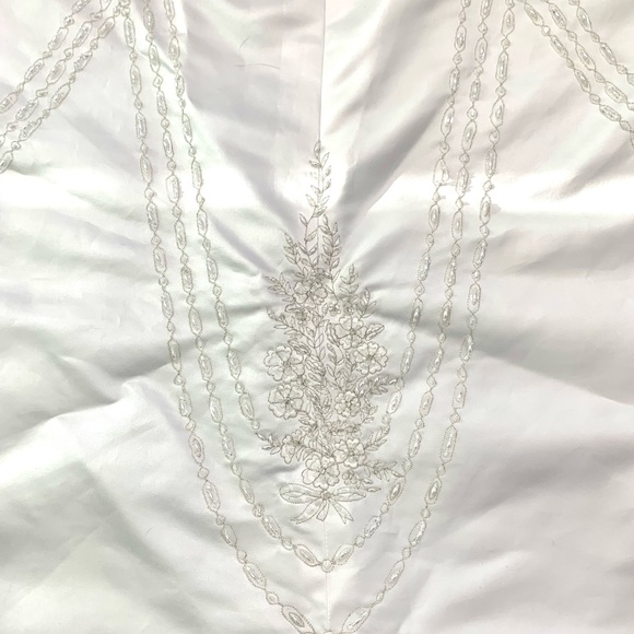 🚫SOLD🚫Gorgeous beaded White Scalloped Bodice wedding gown Sz 10 - Picture 9 of 12
